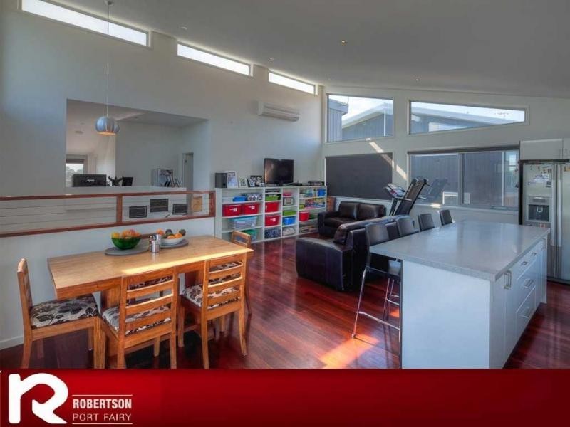 27 Reardon Street, Port Fairy VIC 3284