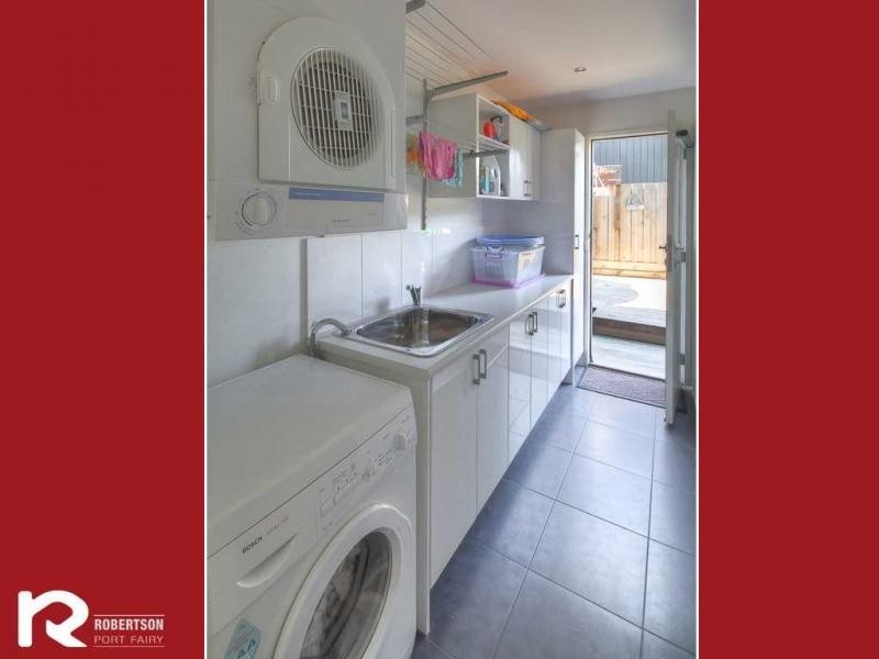 27 Reardon Street, Port Fairy VIC 3284