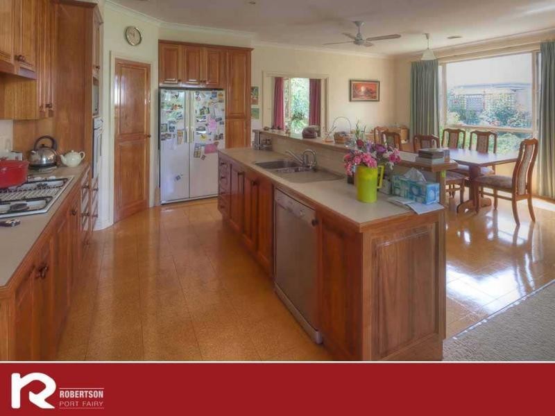 8 Terjesen Crt, Port Fairy VIC 3284