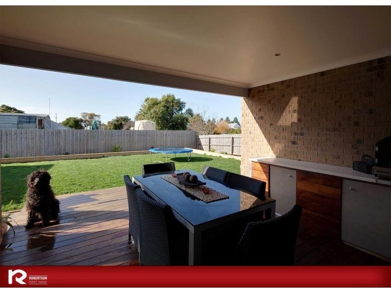 10 Gratton Street, Port Fairy VIC 3284