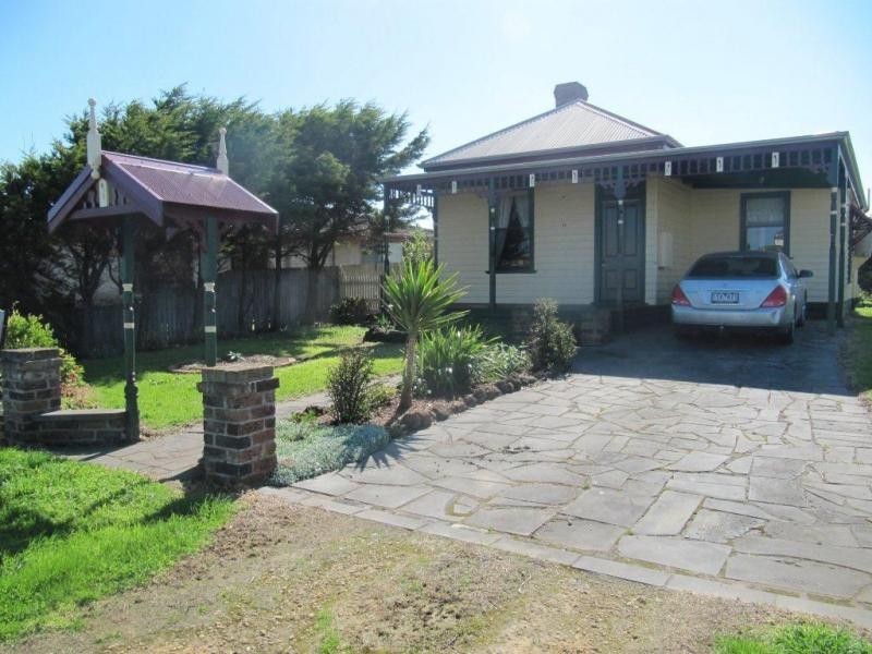 16 Singleton Street, Port Fairy VIC 3284