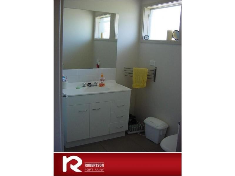 2/48 Albert Avenue, Port Fairy VIC 3284