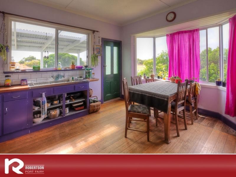 98 Princes Highway, Port Fairy VIC 3284