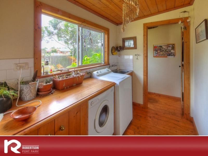 98 Princes Highway, Port Fairy VIC 3284