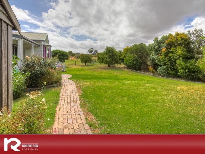 98 Princes Highway, Port Fairy VIC 3284