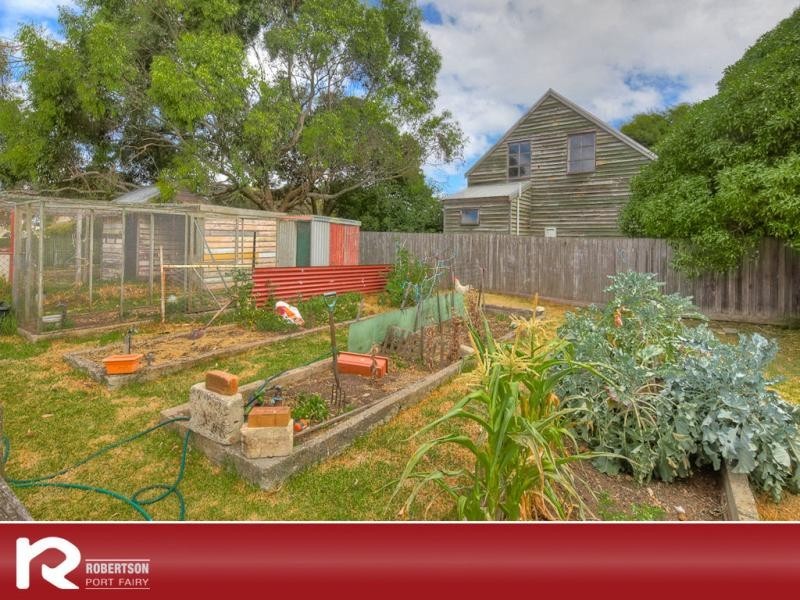 98 Princes Highway, Port Fairy VIC 3284