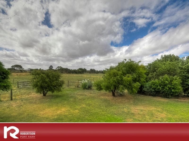 98 Princes Highway, Port Fairy VIC 3284