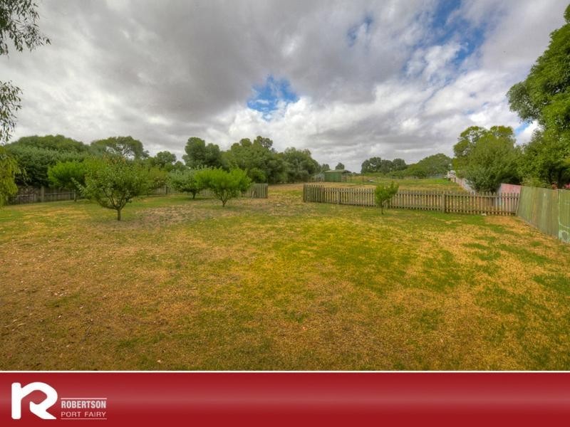 98 Princes Highway, Port Fairy VIC 3284