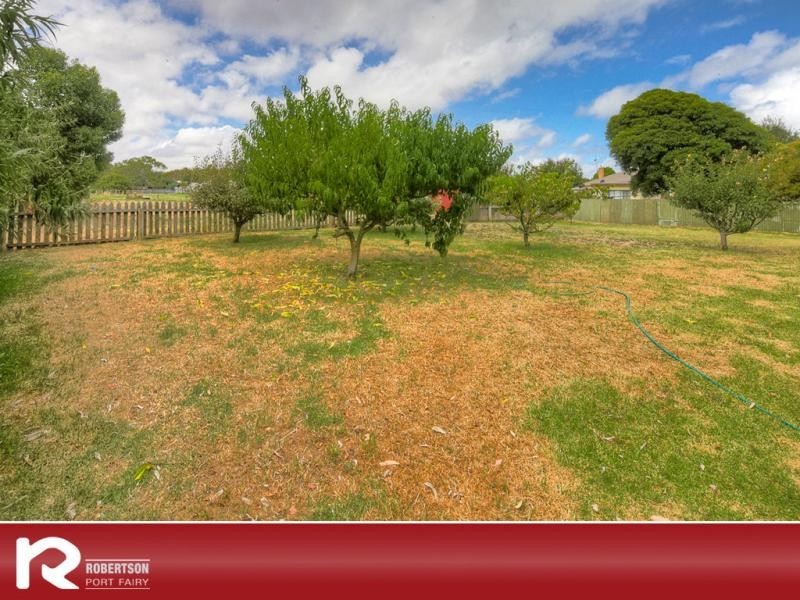 98 Princes Highway, Port Fairy VIC 3284