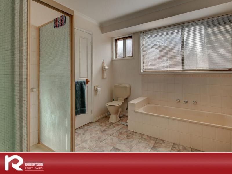 92 Ocean Drive, Port Fairy VIC 3284