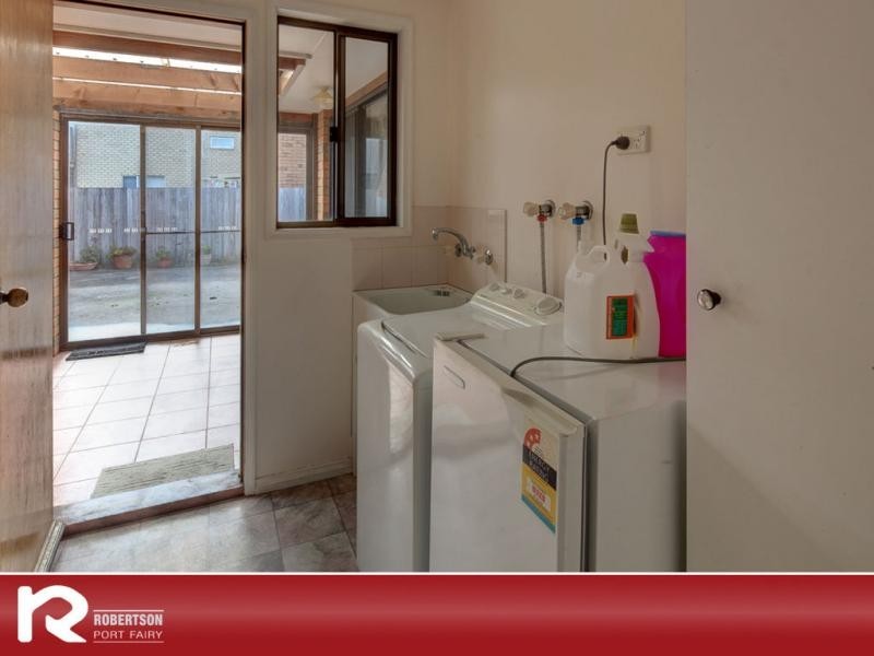 92 Ocean Drive, Port Fairy VIC 3284