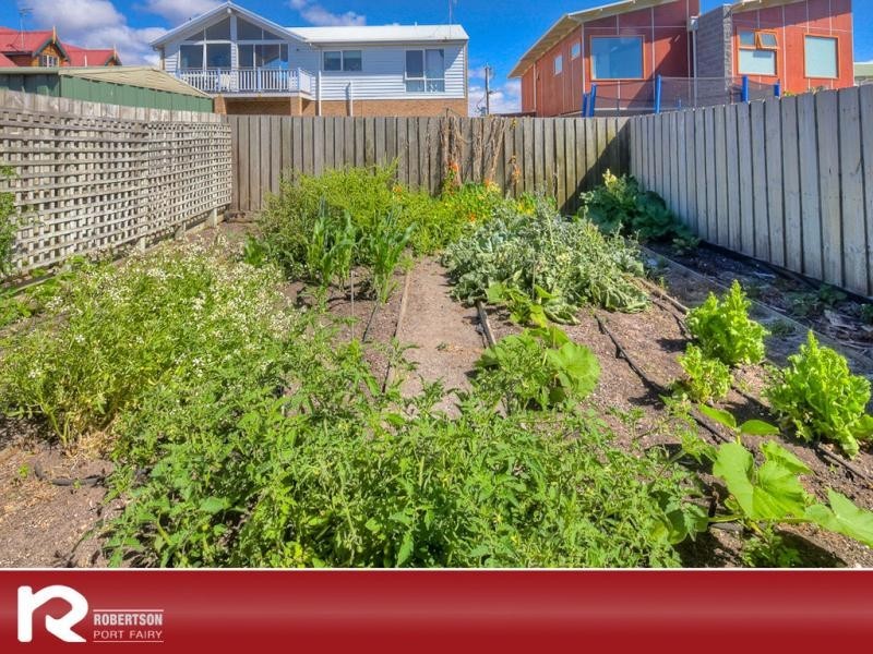 92 Ocean Drive, Port Fairy VIC 3284