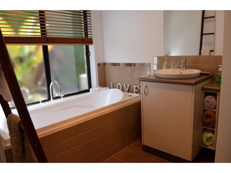 8 Toolong Road North, Toolong VIC 3285