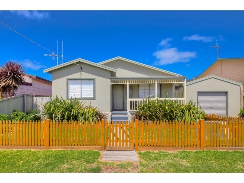 13 Reardon Street, Port Fairy VIC 3284