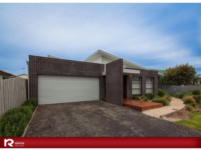 23 Singleton Street, Port Fairy VIC 3284