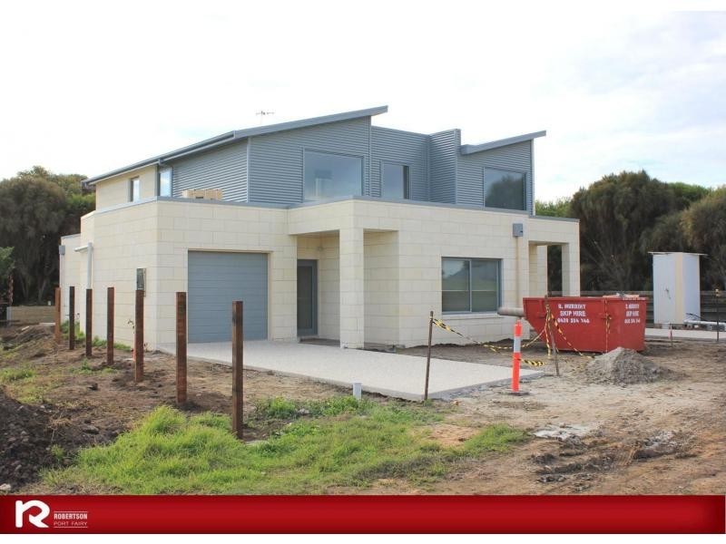 2 /12 Crowe Street, Port Fairy VIC 3284