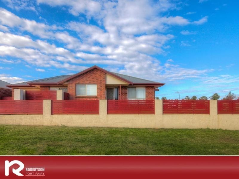 16 Dyson Street, Port Fairy VIC 3284