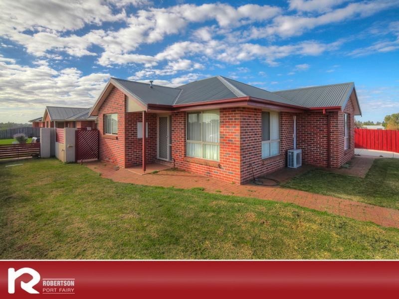 16 Dyson Street, Port Fairy VIC 3284