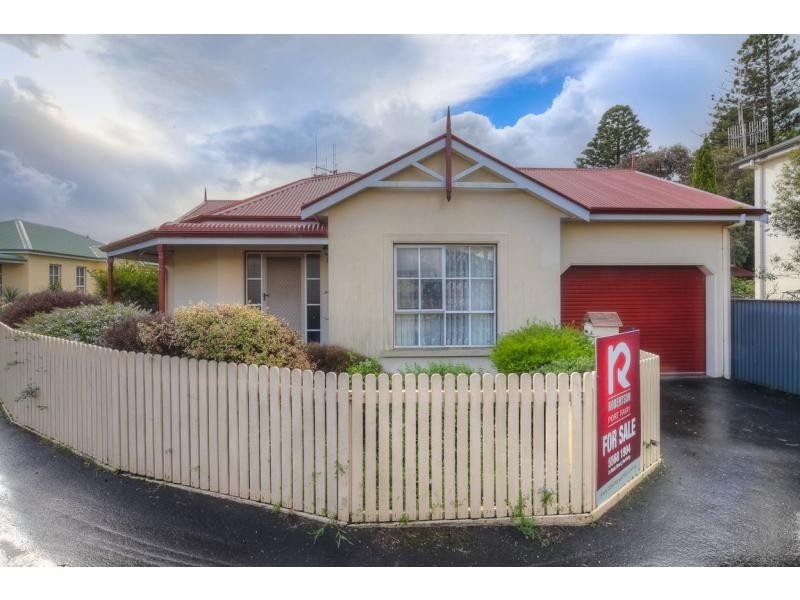 2/54 Gipps Street, Port Fairy VIC 3284