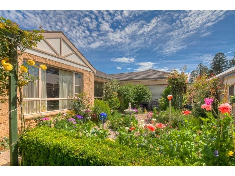 8 Terjesen Court, Port Fairy VIC 3284