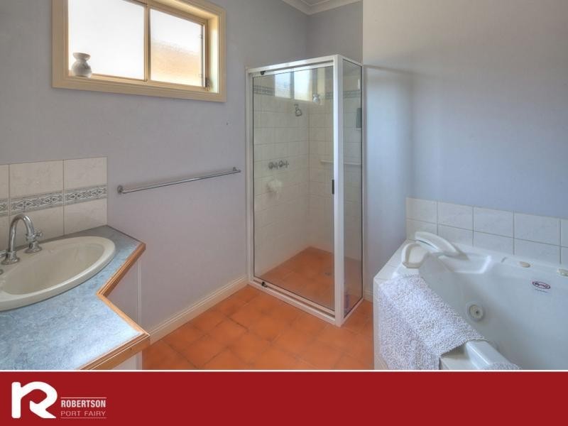 8 Terjesen Court, Port Fairy VIC 3284