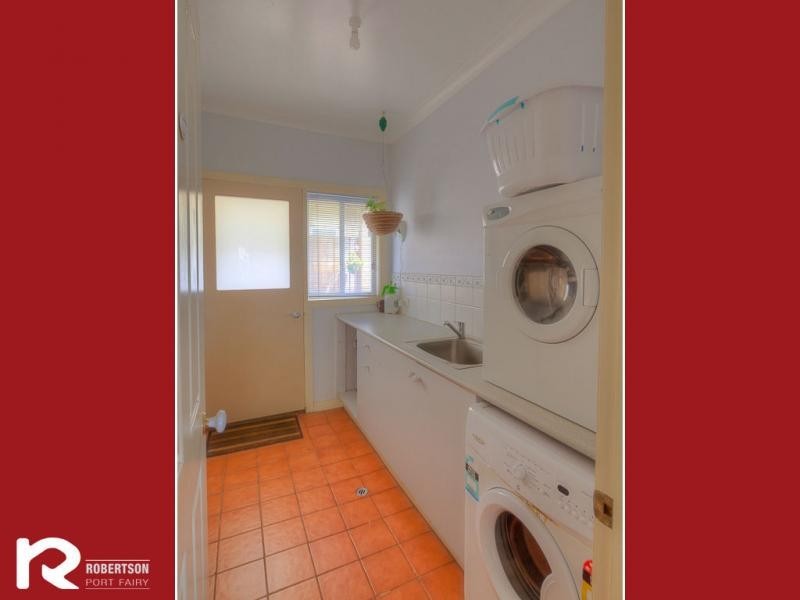 8 Terjesen Court, Port Fairy VIC 3284