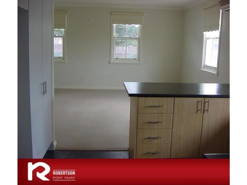1/12 Bank Street, Port Fairy VIC 3284