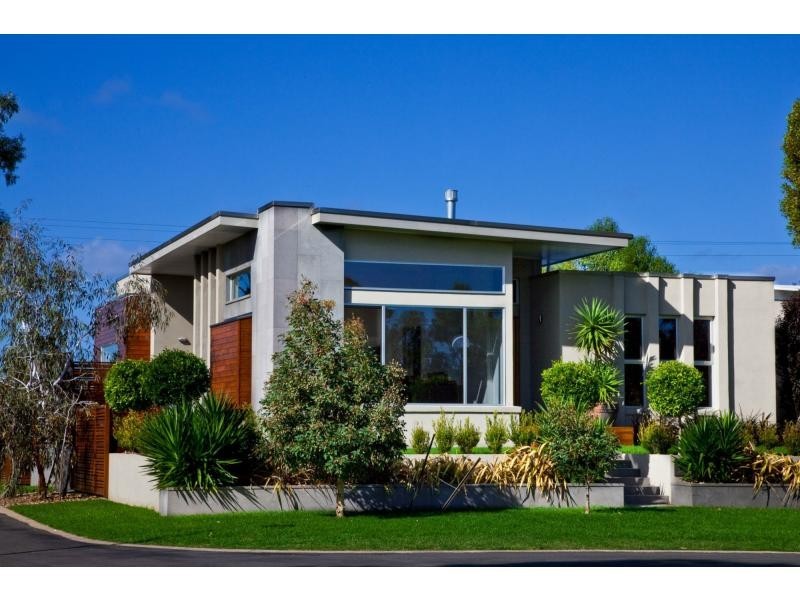 11 Whalers Drive, Port Fairy VIC 3284
