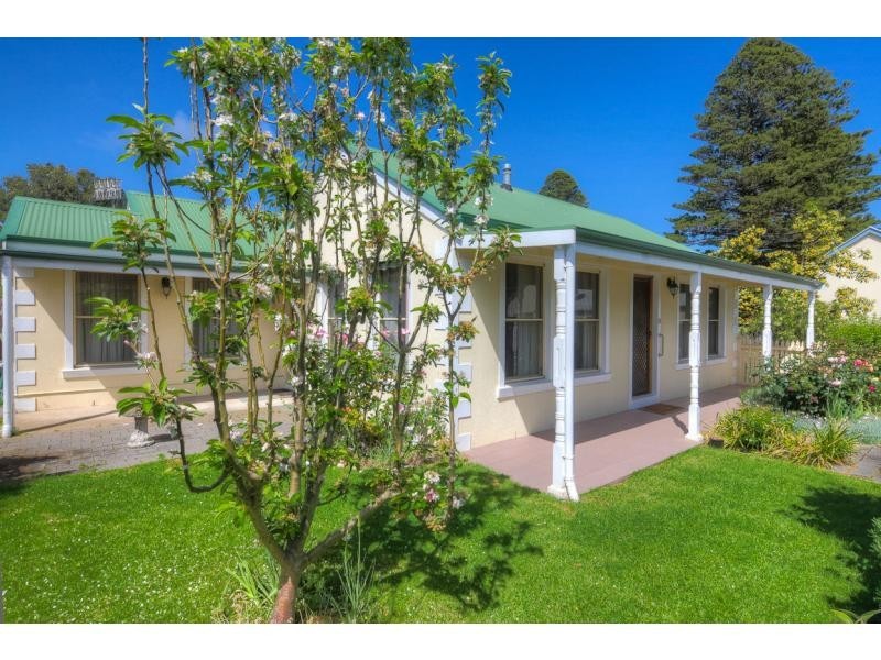 2/15 Regent Street, Port Fairy VIC 3284