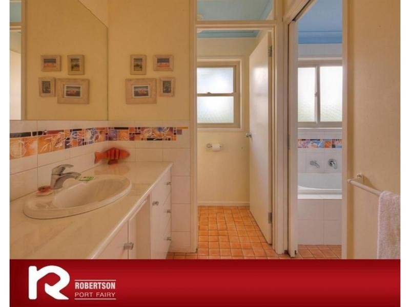 74 Ocean Drive, Port Fairy VIC 3284