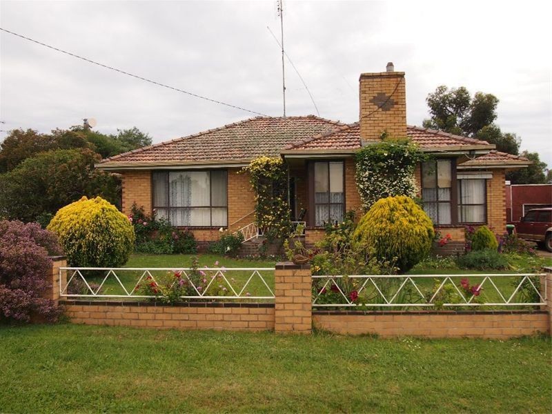 10 Eversley Street, Macarthur VIC 3286