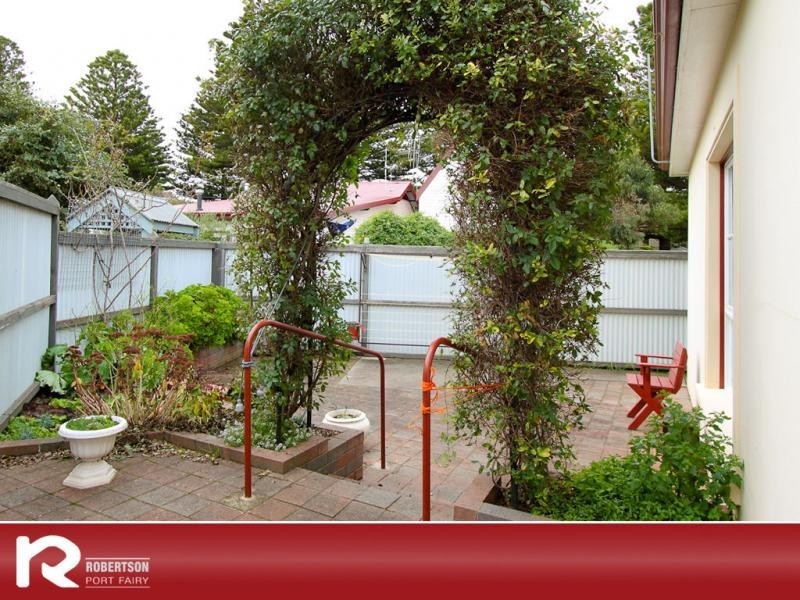 2/54 Gipp Street, Port Fairy VIC 3284