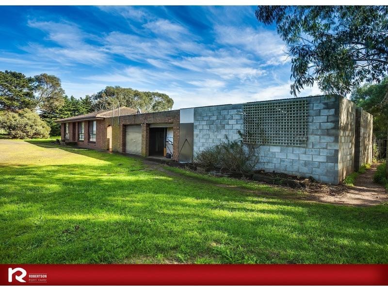 8 Sharkeys Lane, Rosebrook VIC 3285