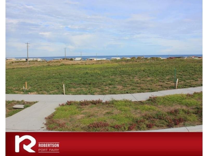 L13 Martin Laurence Place, Port Fairy VIC 3284