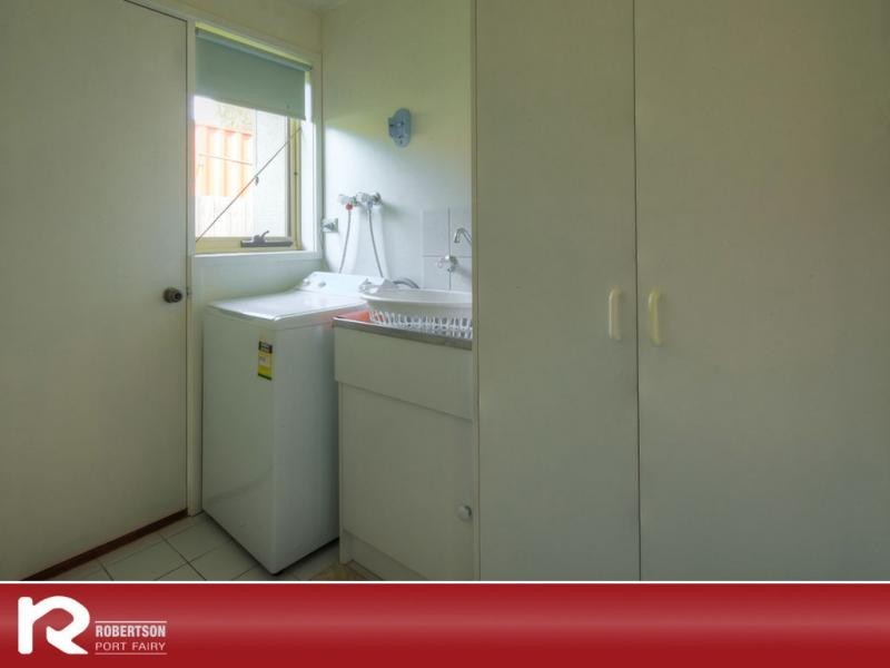 2/15 Regent Street, Port Fairy VIC 3284