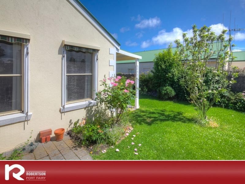 2/15 Regent Street, Port Fairy VIC 3284