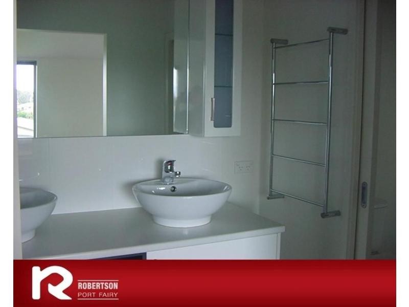 27 Reardon Street, Port Fairy VIC 3284