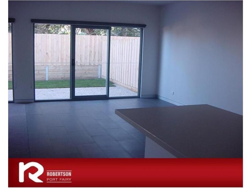 1/12 Crowe Street, Port Fairy VIC 3284