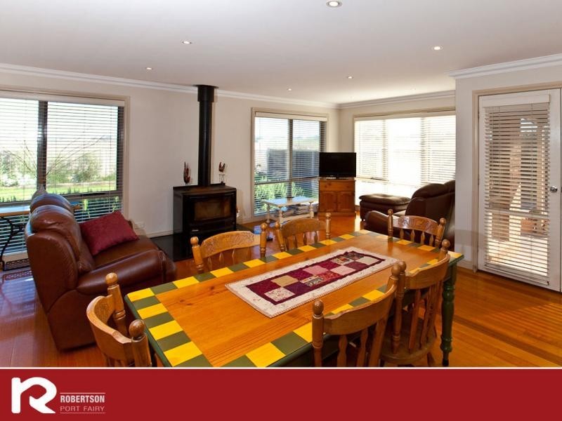 16 Anna Catherine Drive, Port Fairy VIC 3284