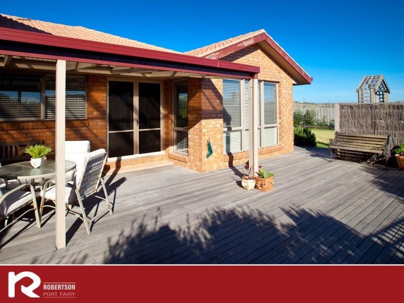 16 Anna Catherine Drive, Port Fairy VIC 3284