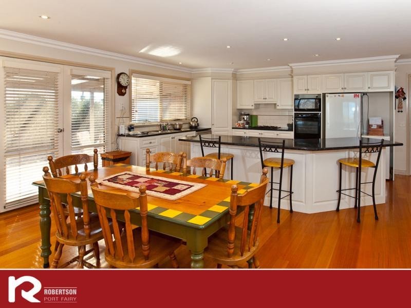 16 Anna Catherine Drive, Port Fairy VIC 3284