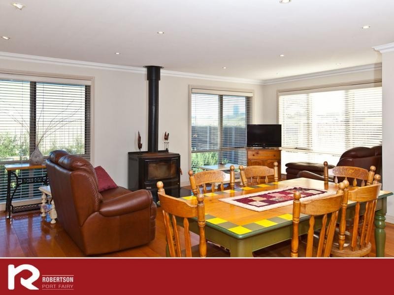 16 Anna Catherine Drive, Port Fairy VIC 3284