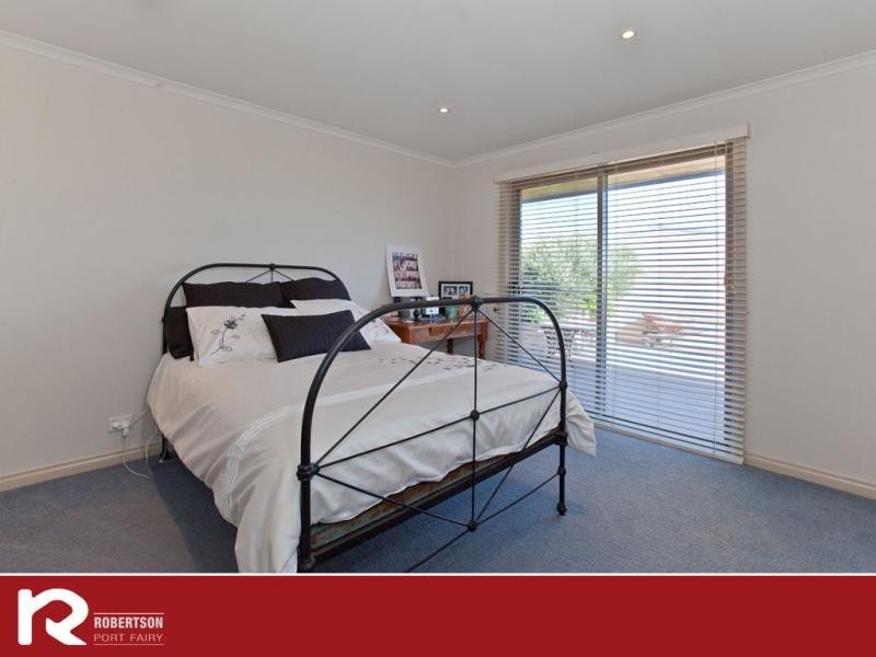 16 Anna Catherine Drive, Port Fairy VIC 3284