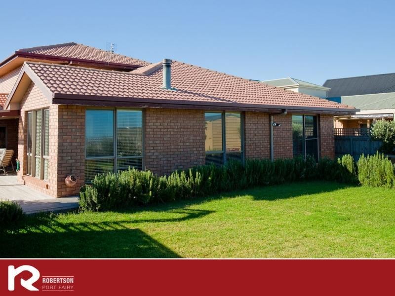 16 Anna Catherine Drive, Port Fairy VIC 3284