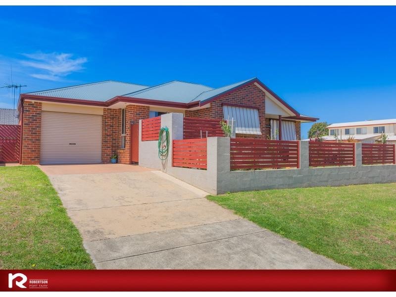 16 Dyson Street, Port Fairy VIC 3284