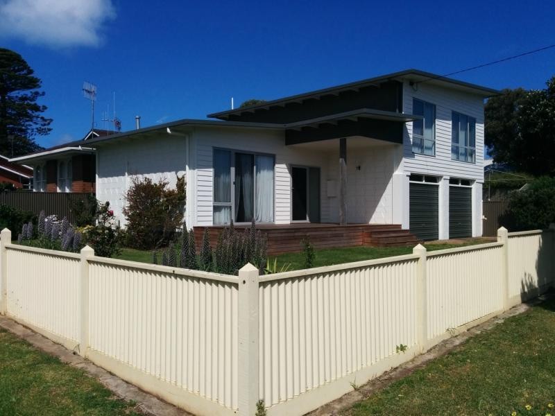 101 Bank Street, Port Fairy VIC 3284