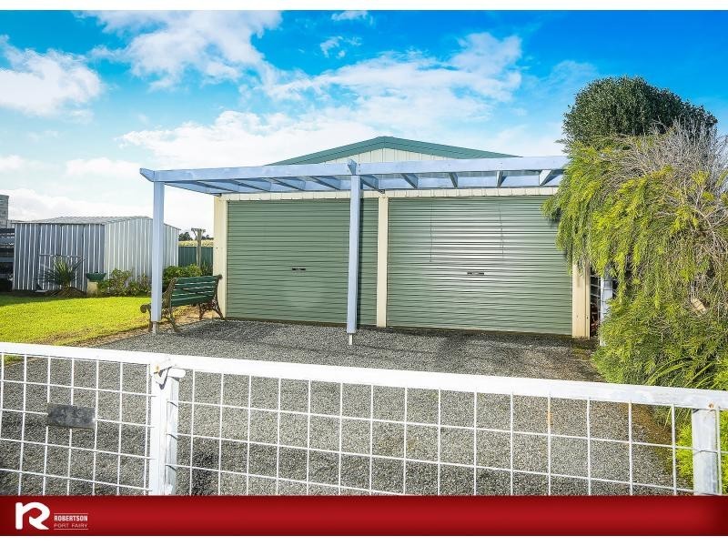 16 Mills Crescent, Port Fairy VIC 3284