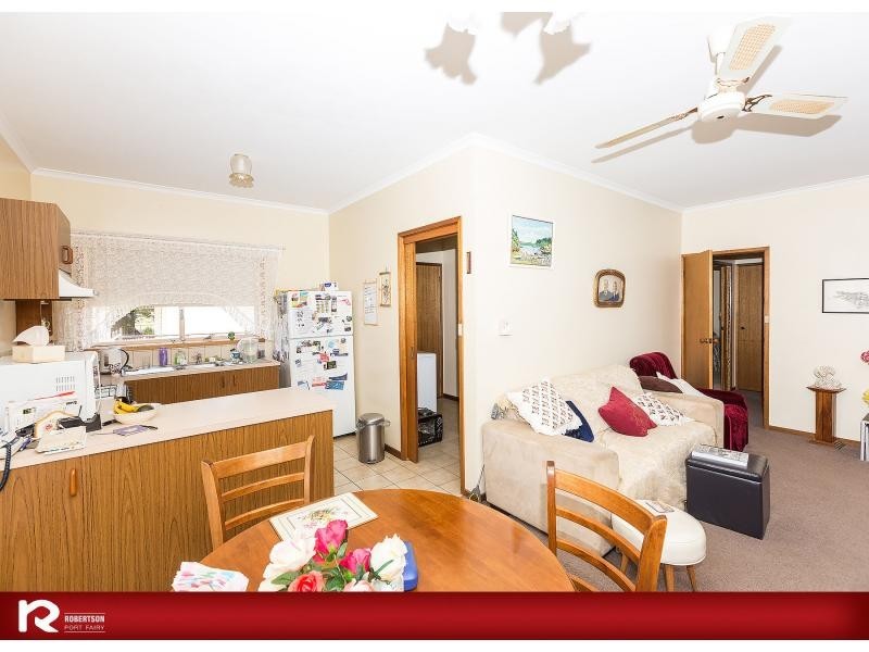 2/64 Cox Street, Port Fairy VIC 3284
