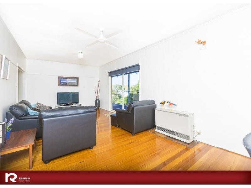 16 Mills Crescent, Port Fairy VIC 3284