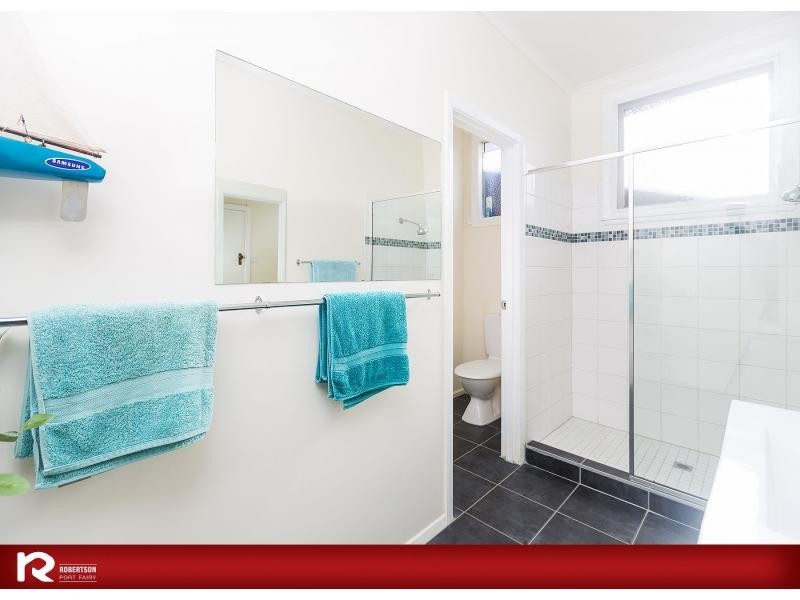 16 Mills Crescent, Port Fairy VIC 3284
